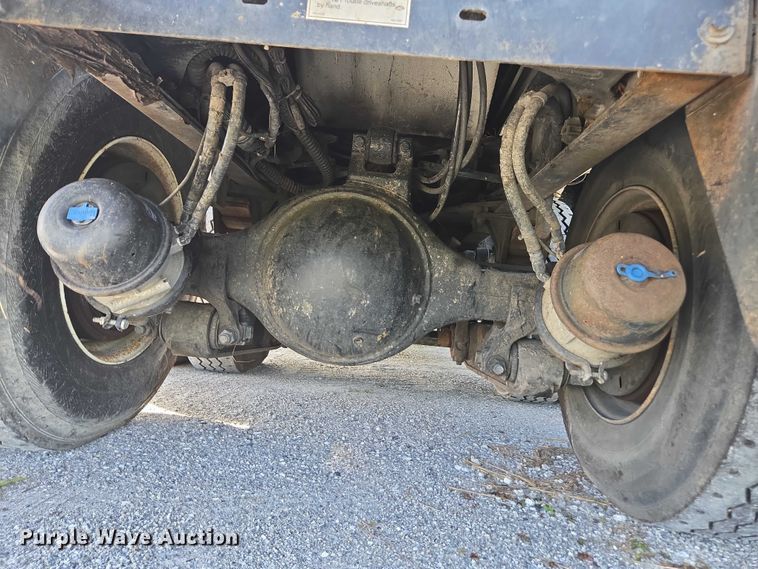 image for item DU2633 2007 Sterling Truck L7500 Series sewer jetter truck