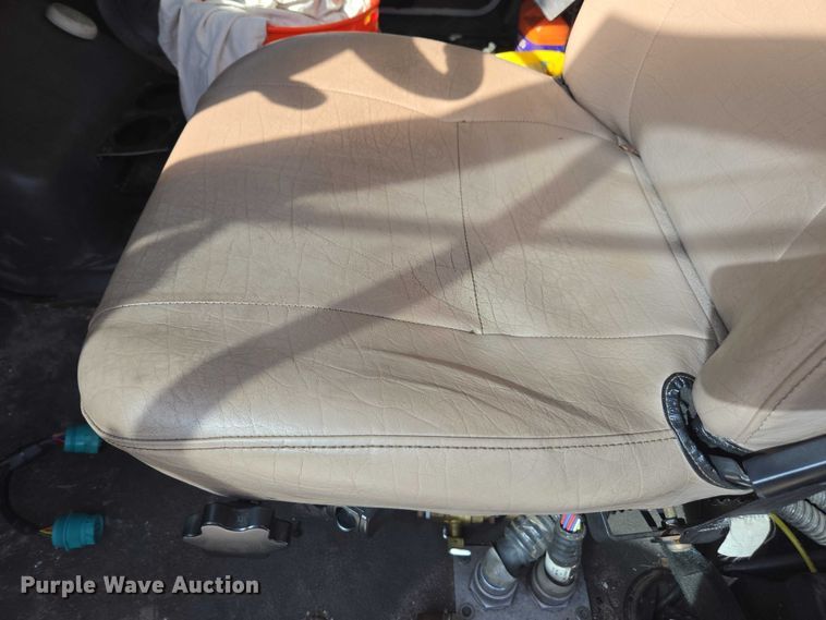 image for item DU2633 2007 Sterling Truck L7500 Series sewer jetter truck