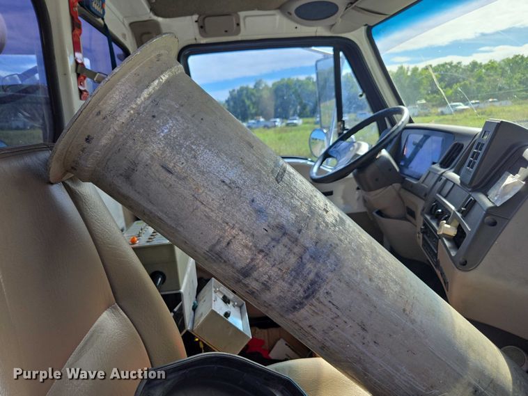 image for item DU2633 2007 Sterling Truck L7500 Series sewer jetter truck