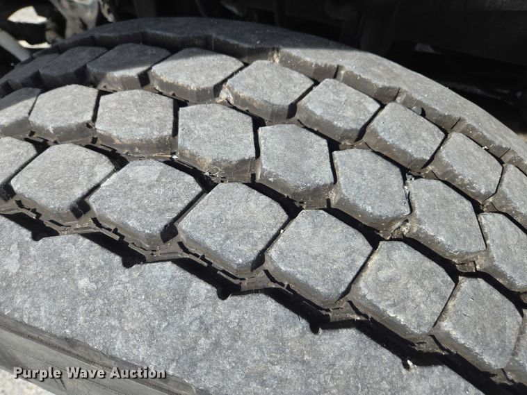 image for item DU2633 2007 Sterling Truck L7500 Series sewer jetter truck