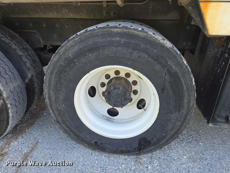 image for item DU2633 2007 Sterling Truck L7500 Series sewer jetter truck