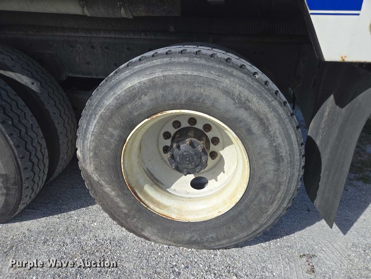 image for item DU2633 2007 Sterling Truck L7500 Series sewer jetter truck