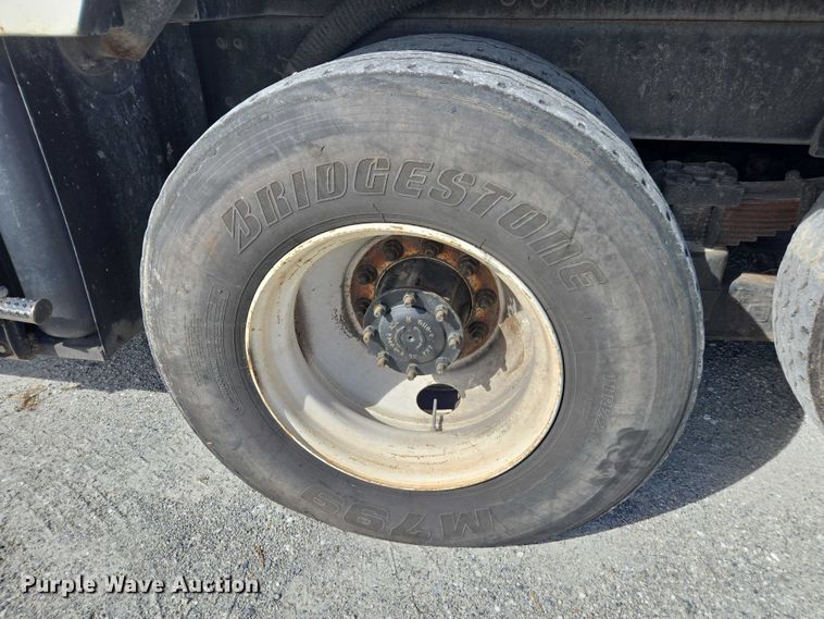 image for item DU2633 2007 Sterling Truck L7500 Series sewer jetter truck