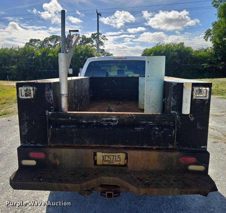 image for item DU2638 2015 Ford F250 Super Duty XL Ext. Cab utility bed pickup truck