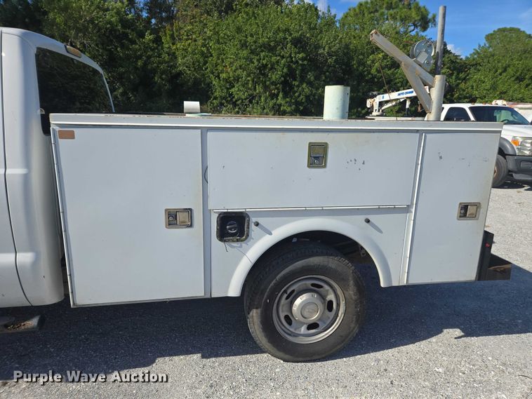 image for item DU2638 2015 Ford F250 Super Duty XL Ext. Cab utility bed pickup truck