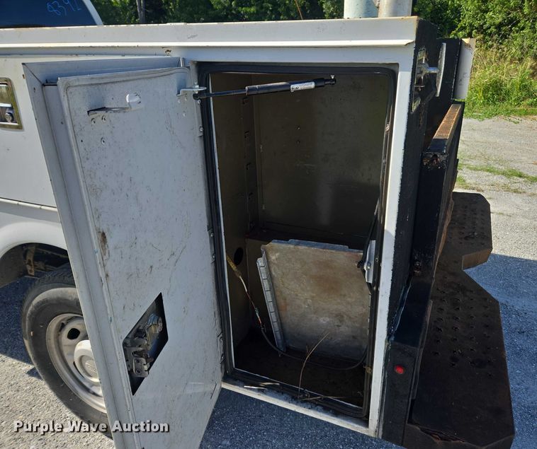 image for item DU2638 2015 Ford F250 Super Duty XL Ext. Cab utility bed pickup truck