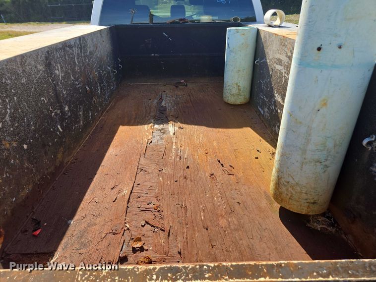 image for item DU2638 2015 Ford F250 Super Duty XL Ext. Cab utility bed pickup truck