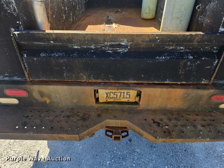 image for item DU2638 2015 Ford F250 Super Duty XL Ext. Cab utility bed pickup truck