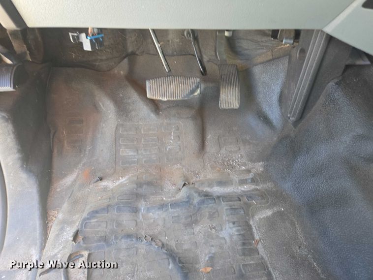 image for item DU2638 2015 Ford F250 Super Duty XL Ext. Cab utility bed pickup truck