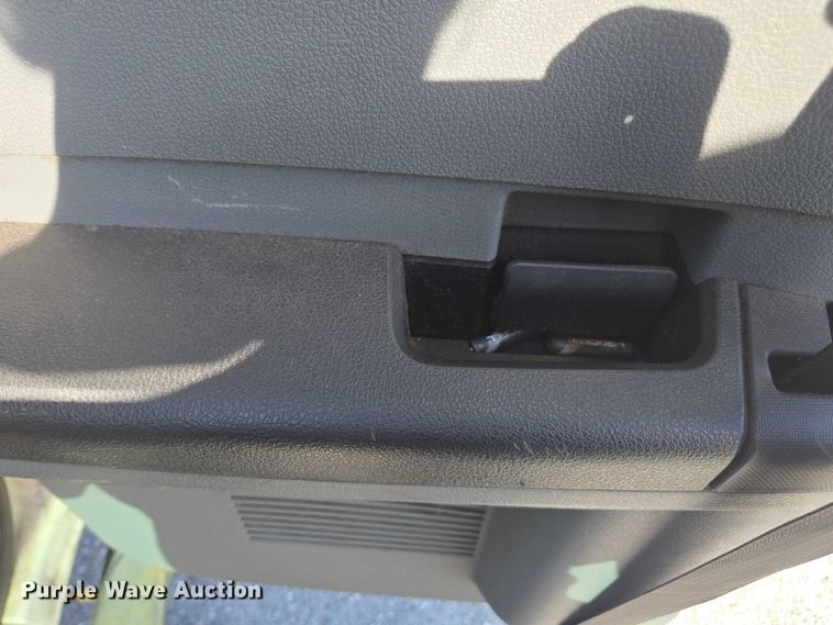 image for item DU2638 2015 Ford F250 Super Duty XL Ext. Cab utility bed pickup truck