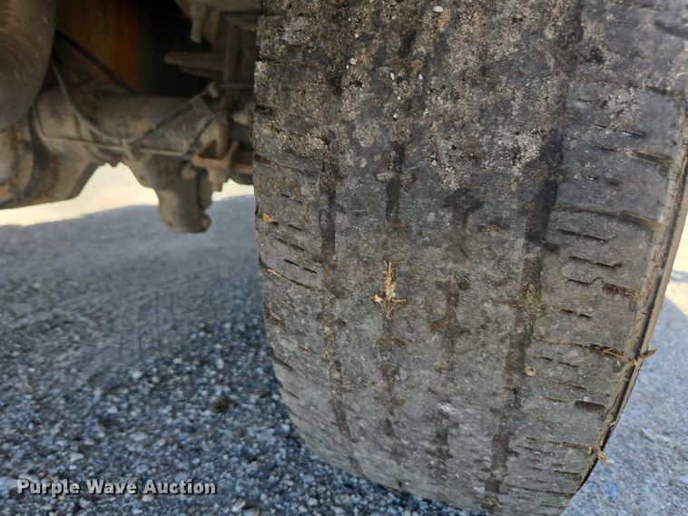 image for item DU2638 2015 Ford F250 Super Duty XL Ext. Cab utility bed pickup truck