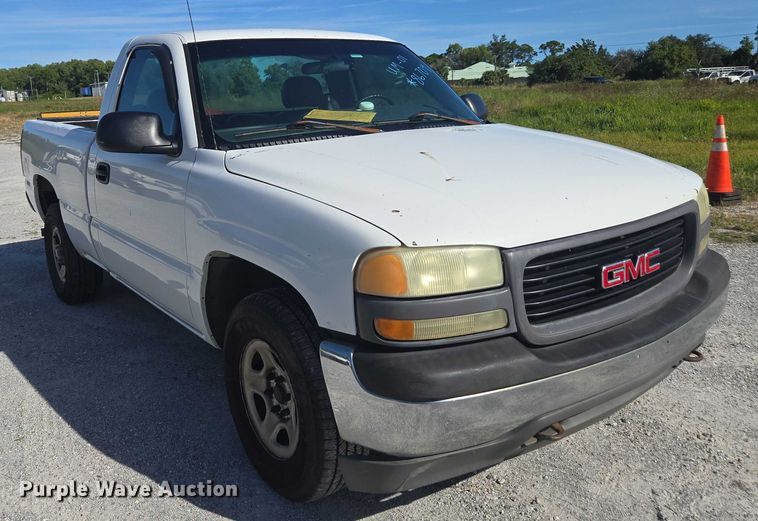 image for item DU2640 2002 GMC Sierra 1500 pickup truck
