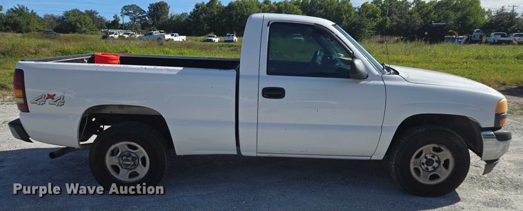 image for item DU2640 2002 GMC Sierra 1500 pickup truck