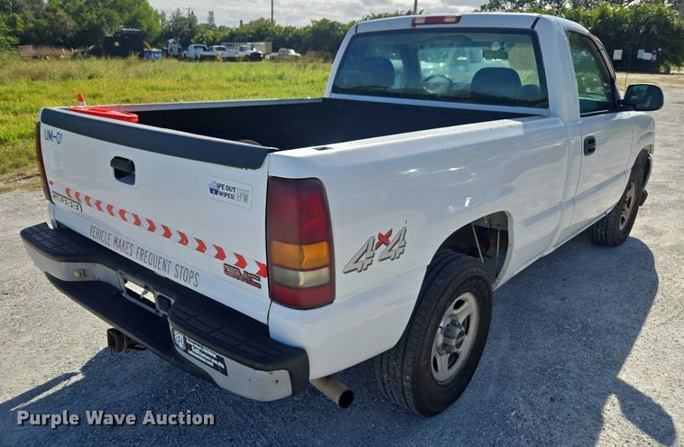 image for item DU2640 2002 GMC Sierra 1500 pickup truck