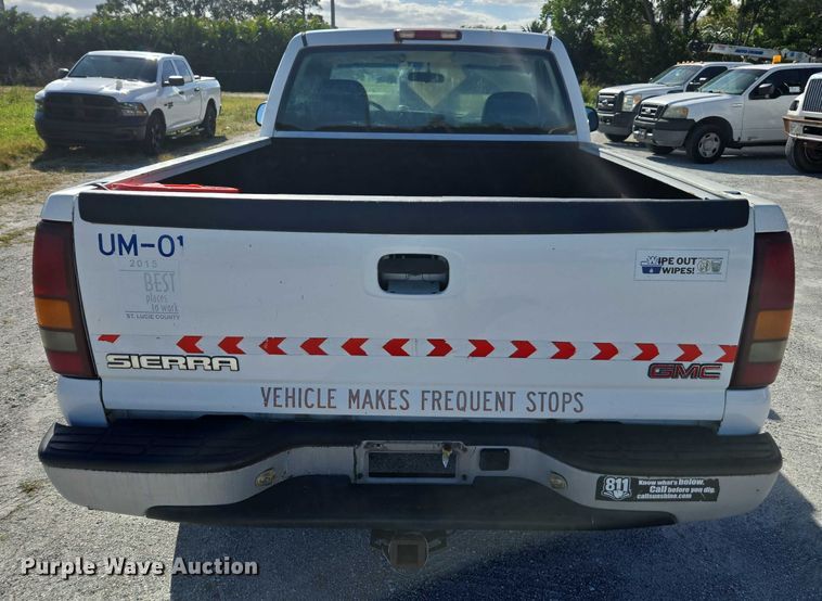 image for item DU2640 2002 GMC Sierra 1500 pickup truck