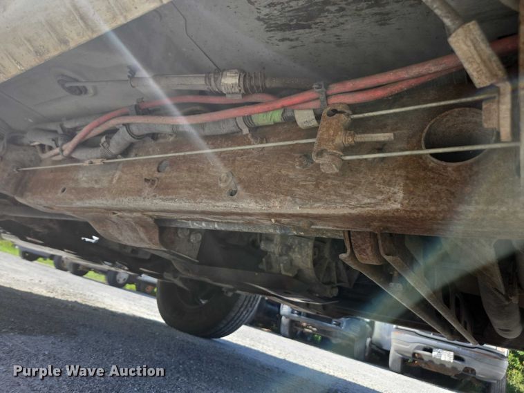 image for item DU2640 2002 GMC Sierra 1500 pickup truck