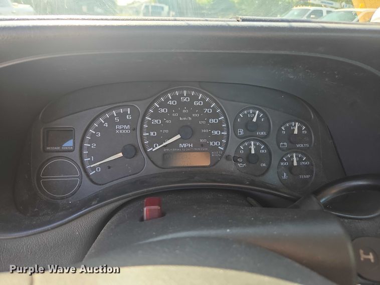 image for item DU2640 2002 GMC Sierra 1500 pickup truck