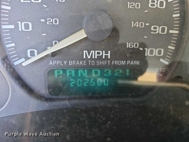 image for item DU2640 2002 GMC Sierra 1500 pickup truck