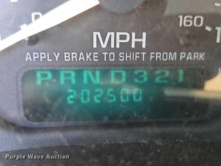 image for item DU2640 2002 GMC Sierra 1500 pickup truck