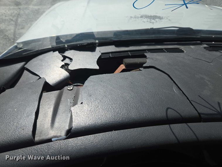 image for item DU2640 2002 GMC Sierra 1500 pickup truck