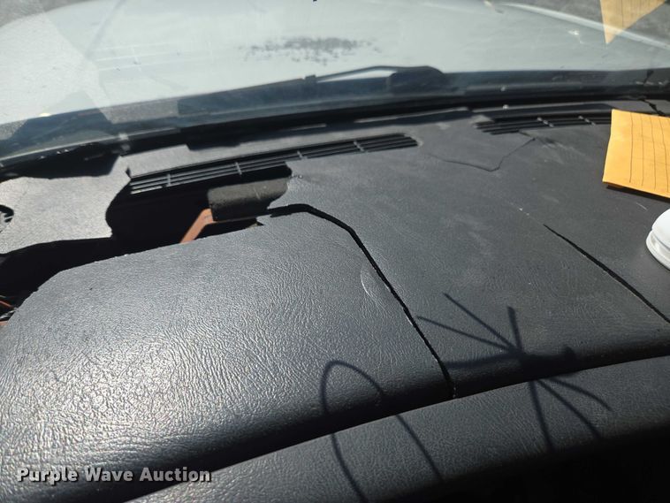 image for item DU2640 2002 GMC Sierra 1500 pickup truck