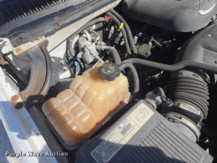 image for item DU2640 2002 GMC Sierra 1500 pickup truck