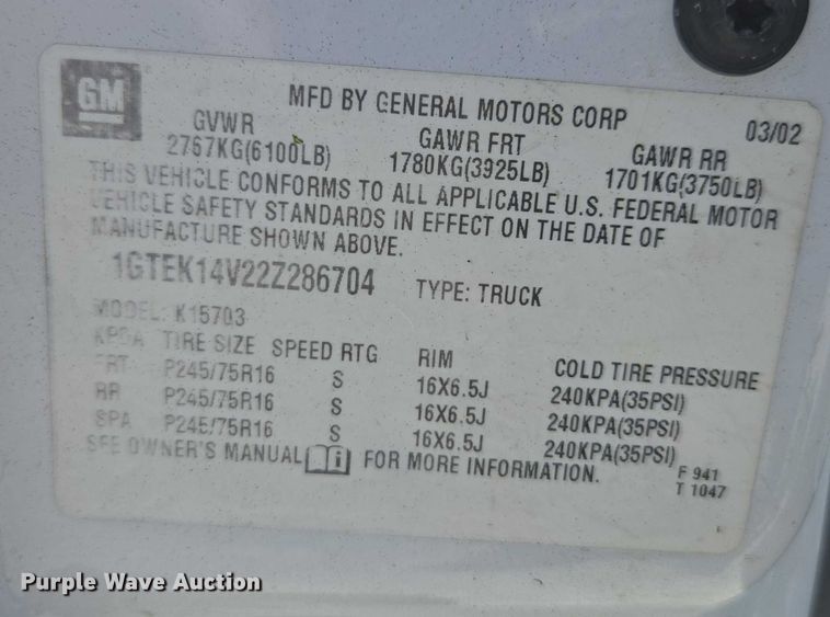 image for item DU2640 2002 GMC Sierra 1500 pickup truck