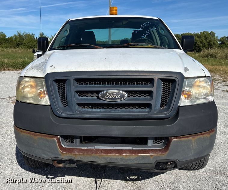 image for item DU2641 2005 Ford F150 Super Duty XL Ext. Cab pickup truck