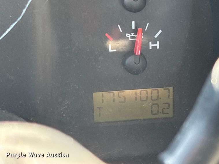 image for item DU2641 2005 Ford F150 Super Duty XL Ext. Cab pickup truck