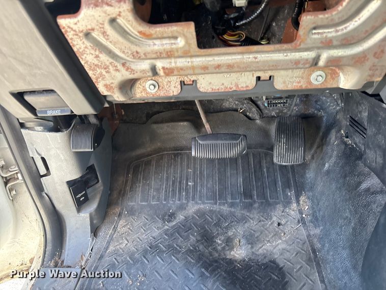 image for item DU2641 2005 Ford F150 Super Duty XL Ext. Cab pickup truck