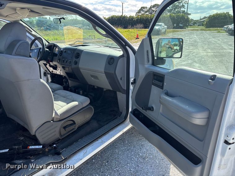 image for item DU2641 2005 Ford F150 Super Duty XL Ext. Cab pickup truck