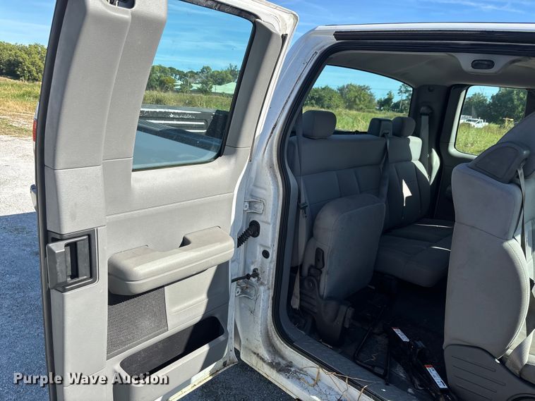 image for item DU2641 2005 Ford F150 Super Duty XL Ext. Cab pickup truck