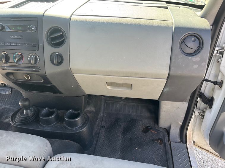 image for item DU2641 2005 Ford F150 Super Duty XL Ext. Cab pickup truck