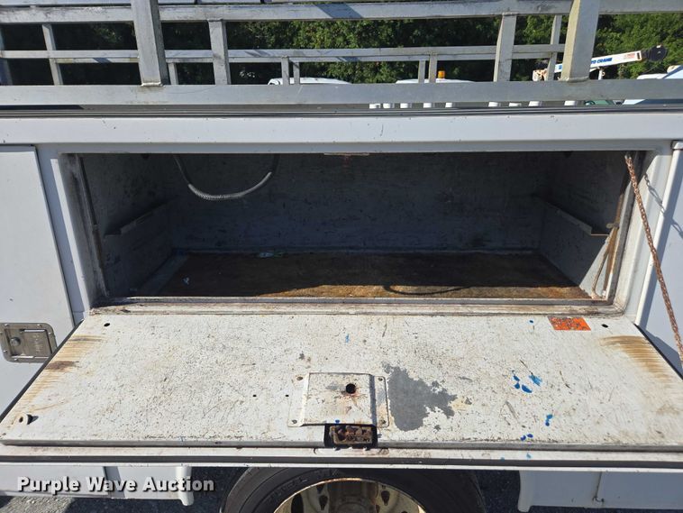 image for item DU2642 2006 Ford F450 Super Duty XL utility / service truck