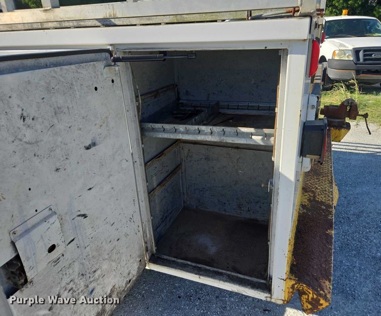 image for item DU2642 2006 Ford F450 Super Duty XL utility / service truck