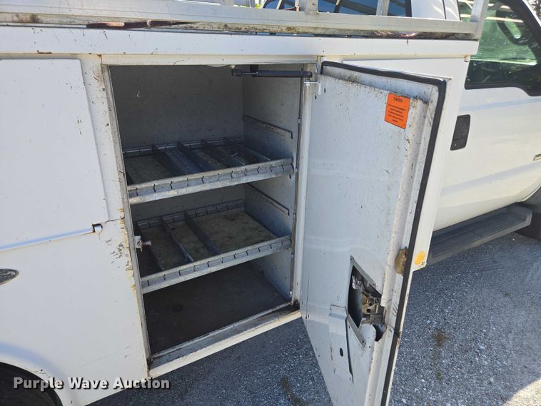 image for item DU2642 2006 Ford F450 Super Duty XL utility / service truck