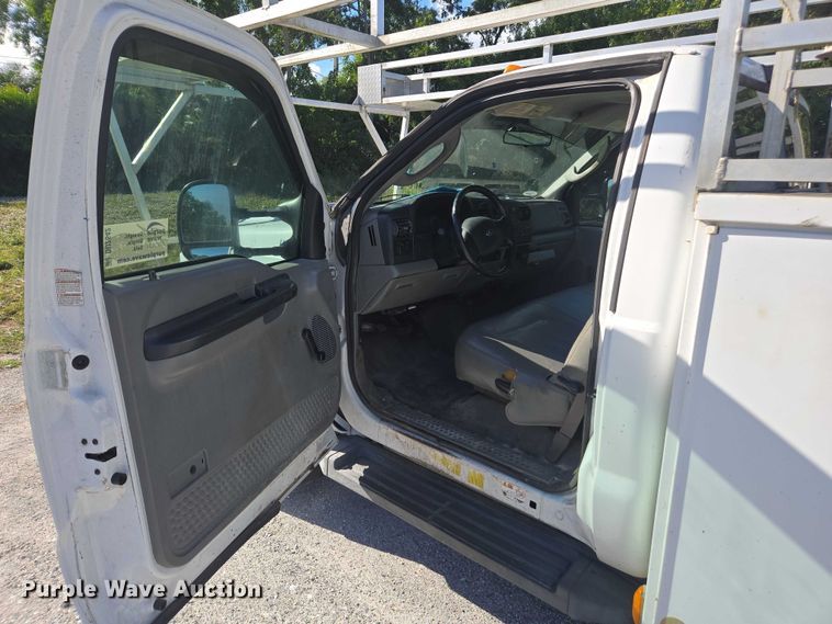 image for item DU2642 2006 Ford F450 Super Duty XL utility / service truck