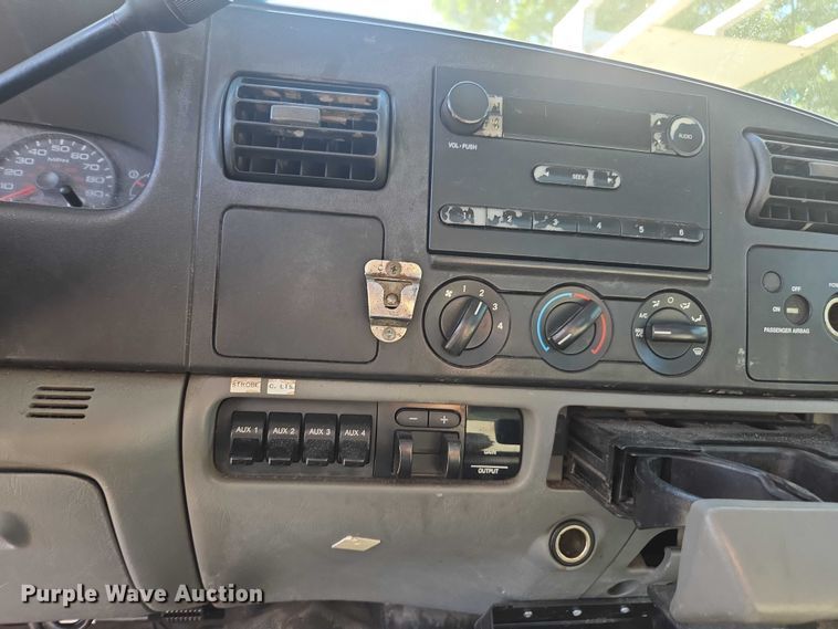 image for item DU2642 2006 Ford F450 Super Duty XL utility / service truck