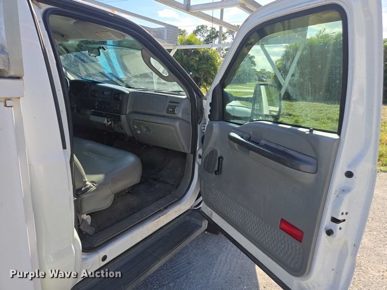 image for item DU2642 2006 Ford F450 Super Duty XL utility / service truck