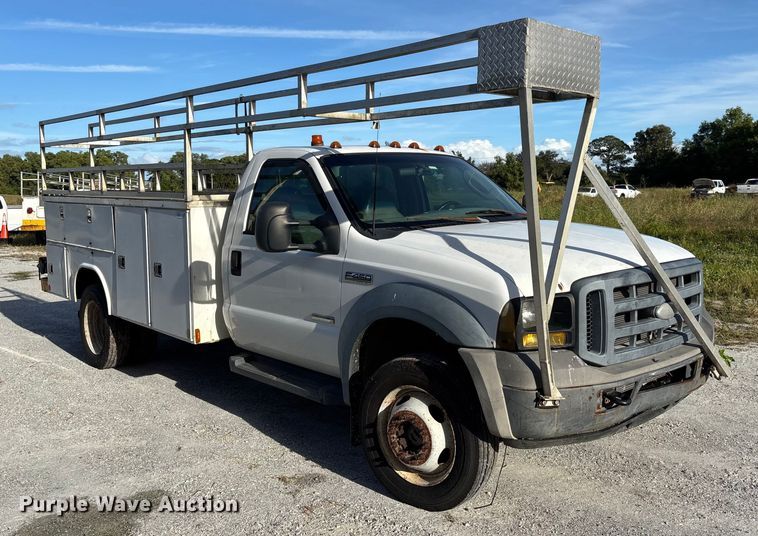 image for item DU2647 2006 Ford F450 utility bed pickup truck