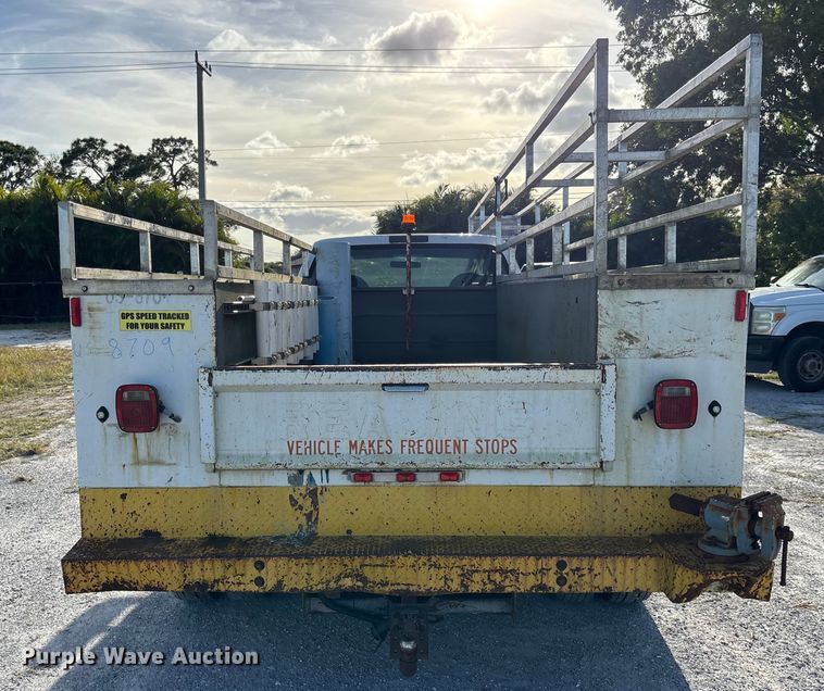 image for item DU2647 2006 Ford F450 utility bed pickup truck