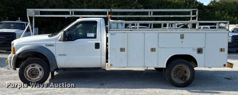 image for item DU2647 2006 Ford F450 utility bed pickup truck