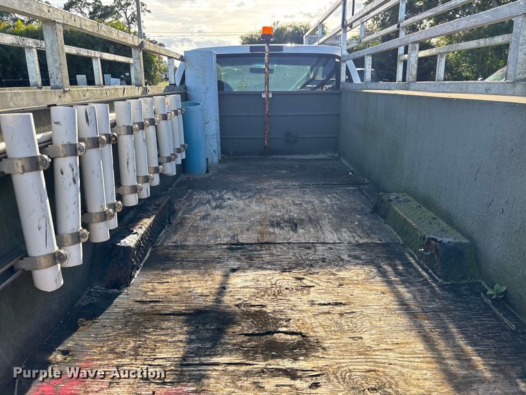 image for item DU2647 2006 Ford F450 utility bed pickup truck