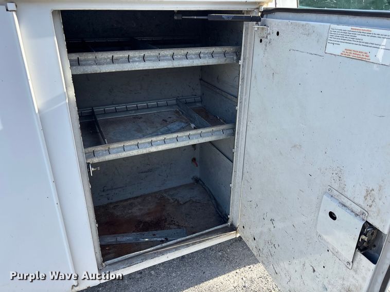 image for item DU2647 2006 Ford F450 utility bed pickup truck