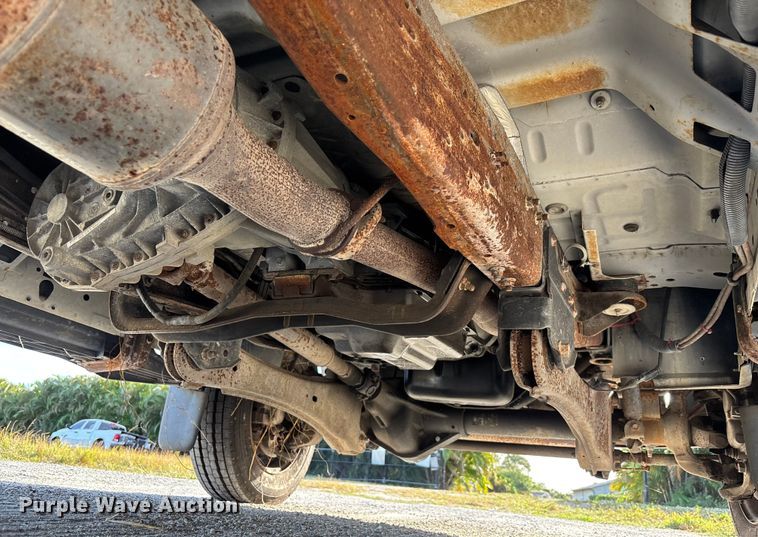 image for item DU2647 2006 Ford F450 utility bed pickup truck