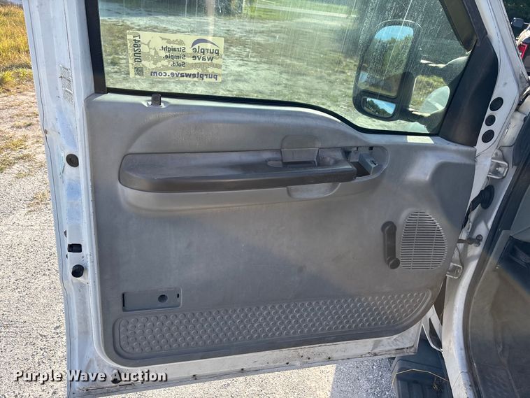 image for item DU2647 2006 Ford F450 utility bed pickup truck