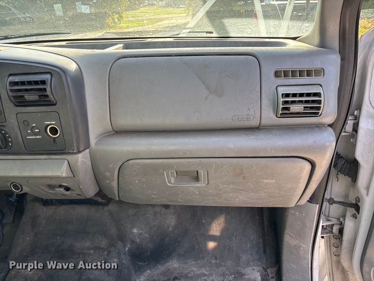 image for item DU2647 2006 Ford F450 utility bed pickup truck