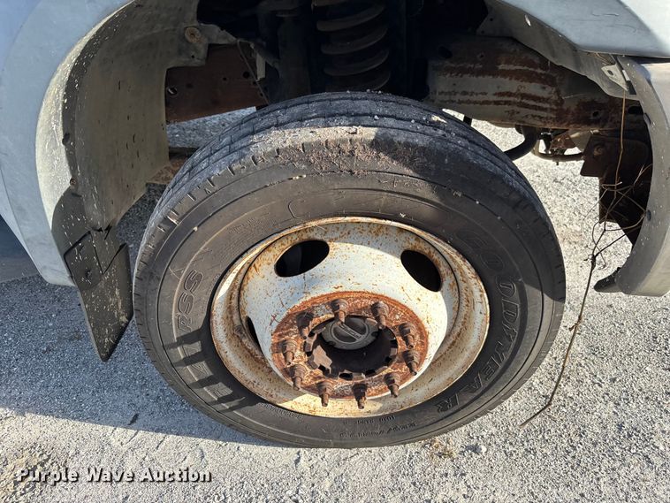 image for item DU2647 2006 Ford F450 utility bed pickup truck