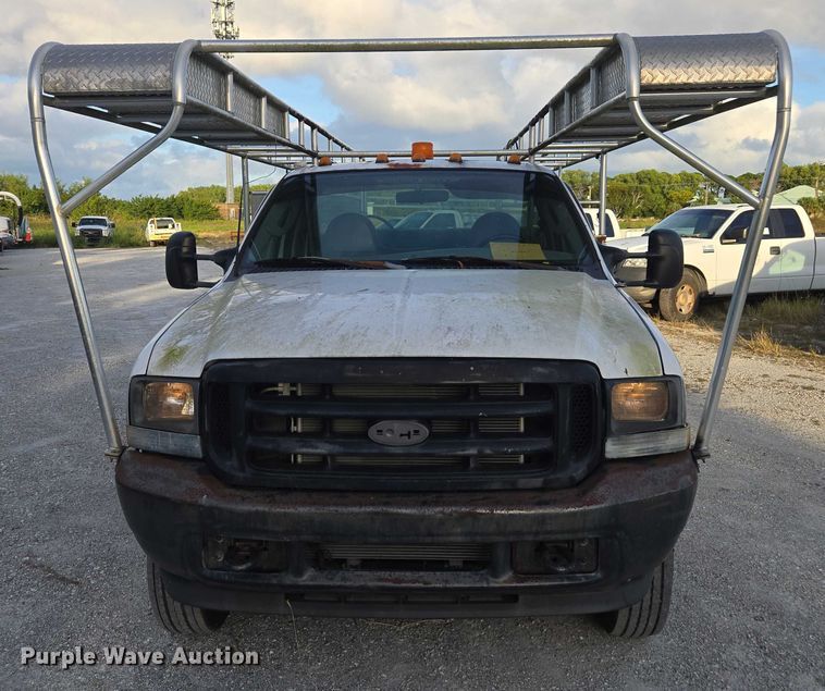 image for item DU2652 2003 Ford F450 Super Duty utility bed pickup truck