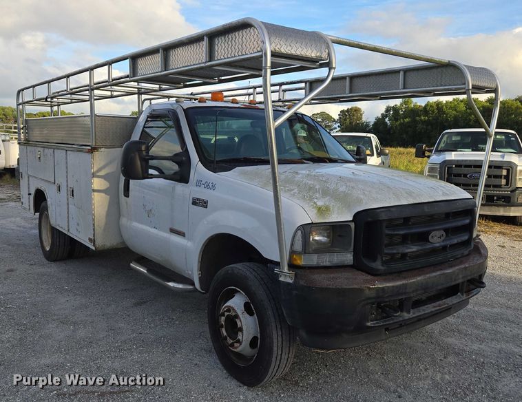 image for item DU2652 2003 Ford F450 Super Duty utility bed pickup truck